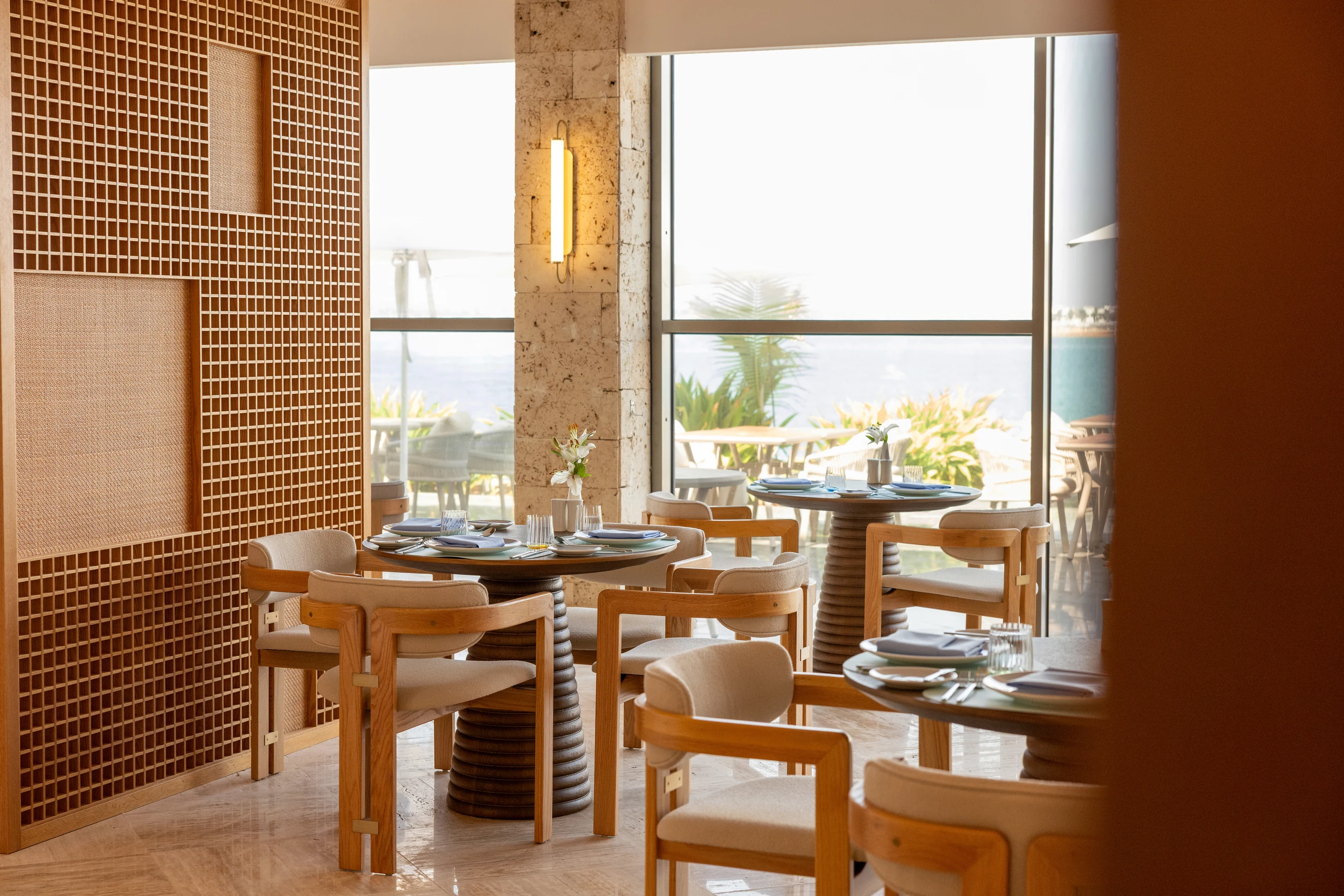 Fay Restaurant & Terrace, Sariya Hotel, with the Red Sea beyond